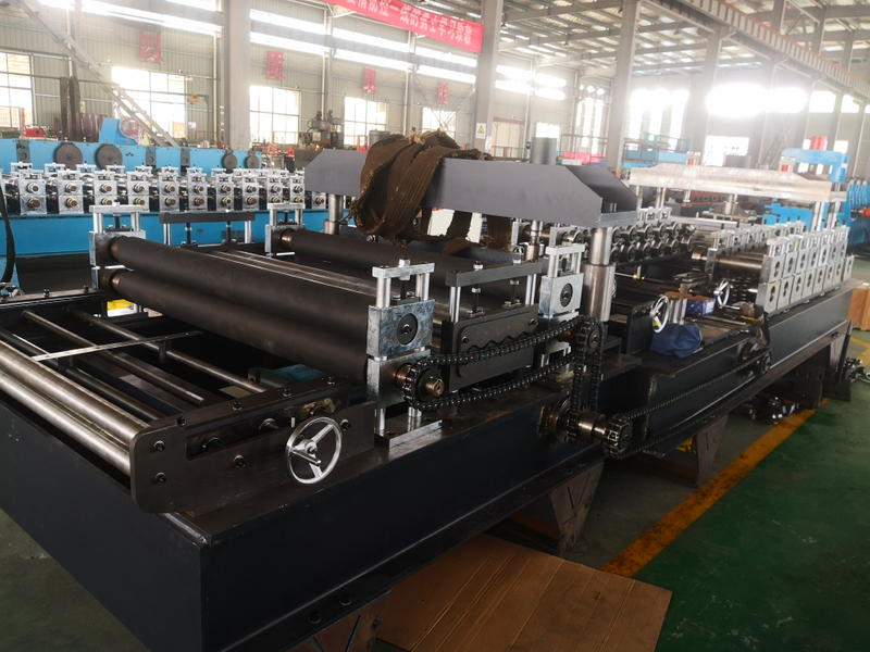Pass CE and ISO Full Automatic Panel Box Roll Forming Machine One Side Width Adjustment